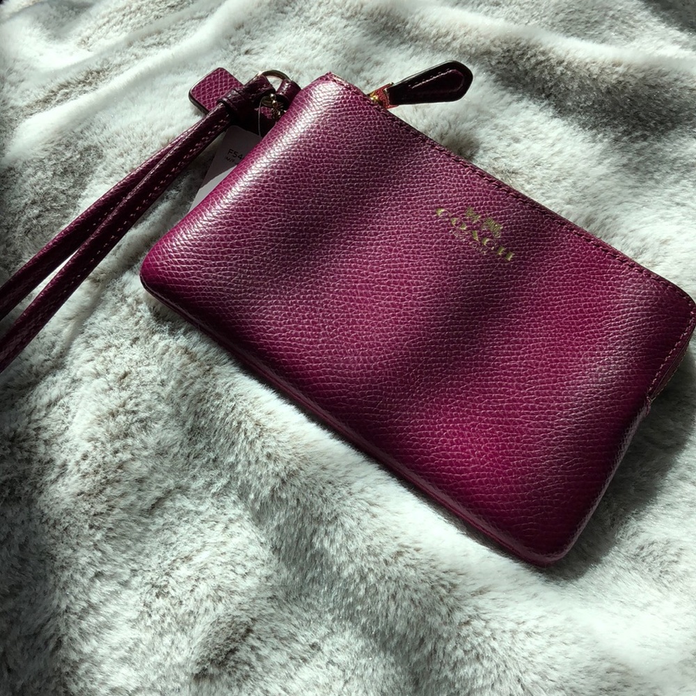 Coach Crossgrain Leather Corner Zip Wristlet